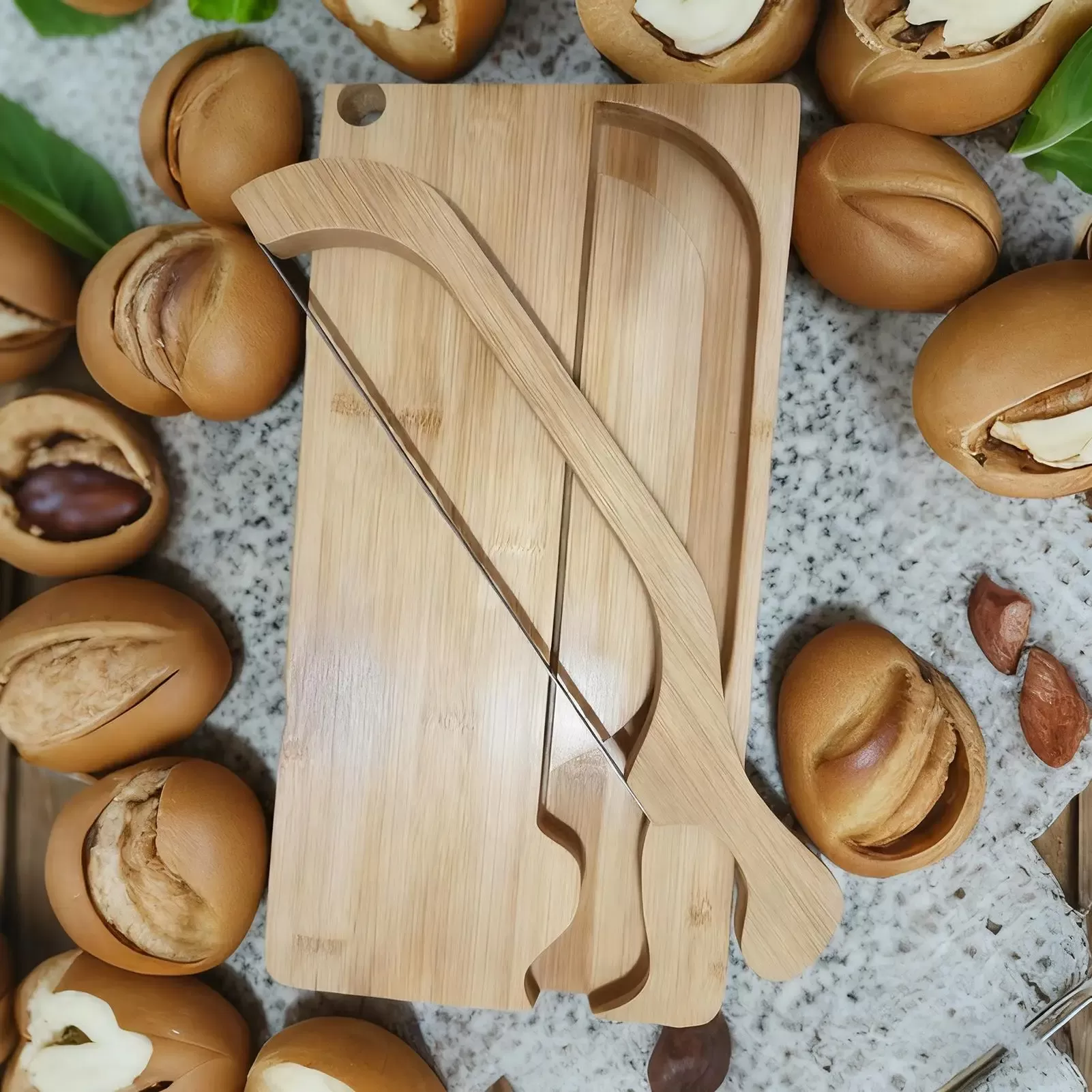 סט חיתוך לחם ממתכת ומגש עץ - תמונה 4